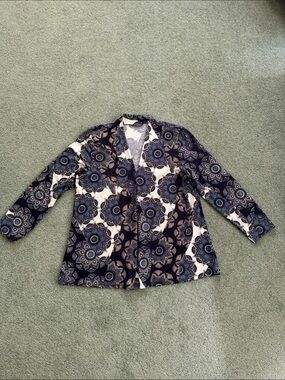 Floral Medallion Blouse in Navy & Cream